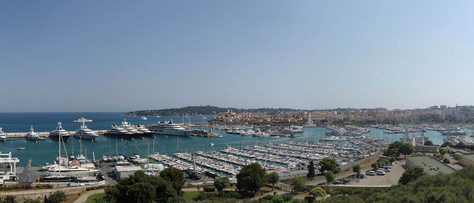 Le Port Vauban d'Antibes vu du Fort Carré